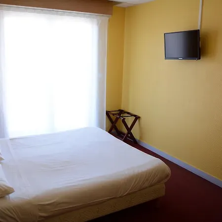 Logis Le Petit Trianon Hotel 2*
