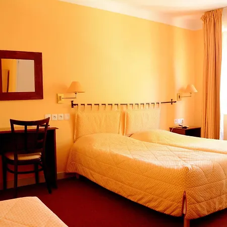 Logis Le Petit Trianon 2*