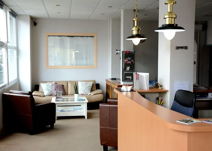 Logis Le Petit Trianon Hotel