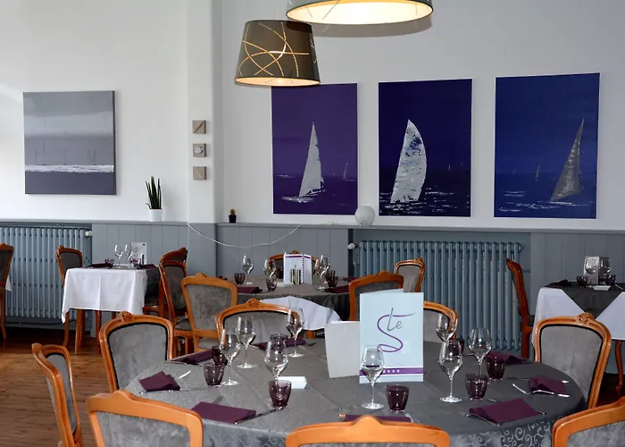 Hotel Logis Le Petit Trianon Saint-Brevin-les-Pins