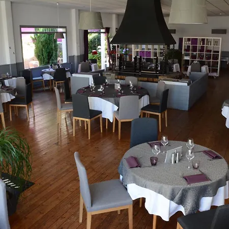 Hotell Logis Le Petit Trianon