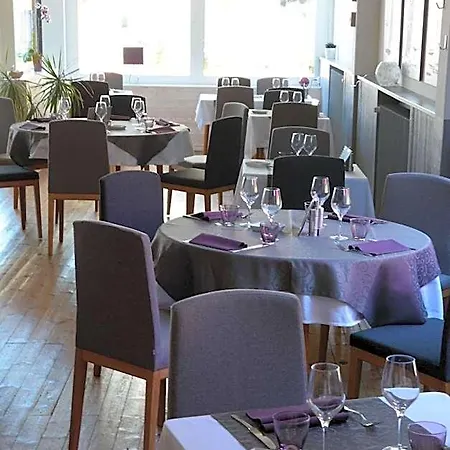 Logis Le Petit Trianon 2* סן-ברבן-לה-פן