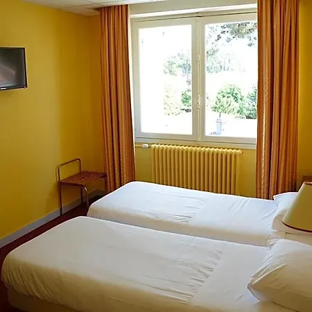 Logis Le Petit Trianon 2* סן-ברבן-לה-פן