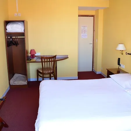 Hotel Logis Le Petit Trianon