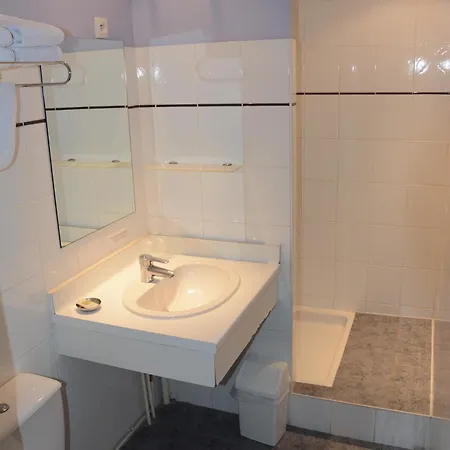 Hotel Logis Le Petit Trianon Saint-Brévin-les-Pins