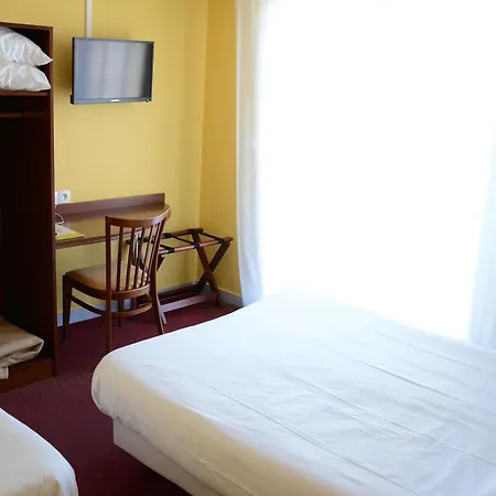Logis Le Petit Trianon Hotell 2*