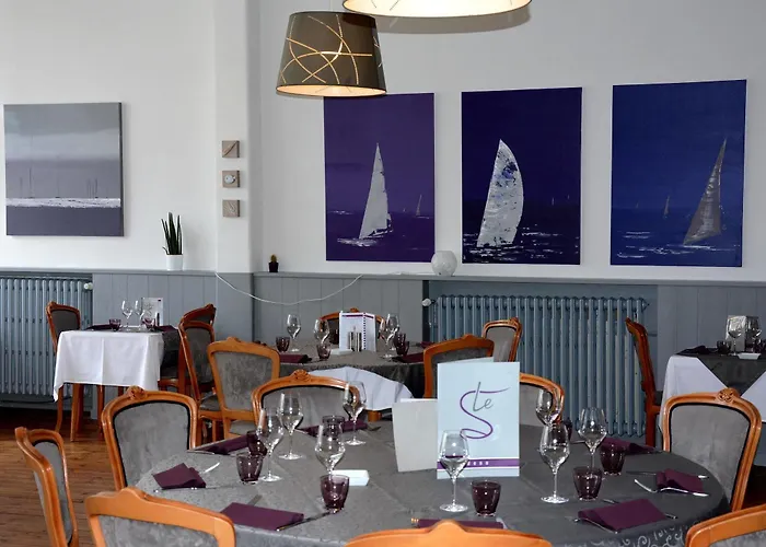 Hotel Logis Le Petit Trianon Saint-Brévin-les-Pins