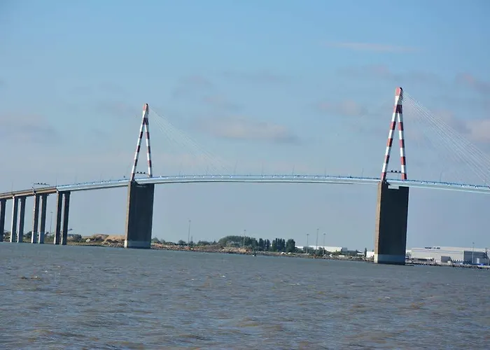 Hotel Logis Le Petit Trianon Saint-Brévin-les-Pins